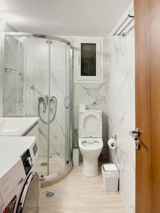 Metro Chic Haven: Modernized Urban Studio Near The Tram Athen Exterior foto