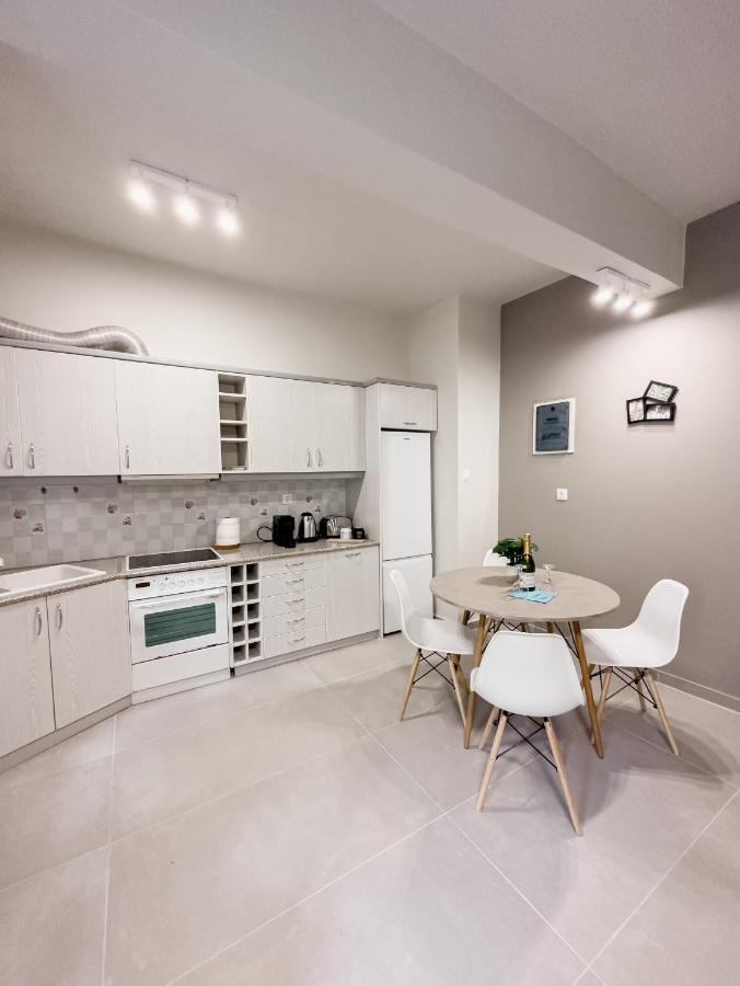 Metro Chic Haven: Modernized Urban Studio Near The Tram Athen Exterior foto