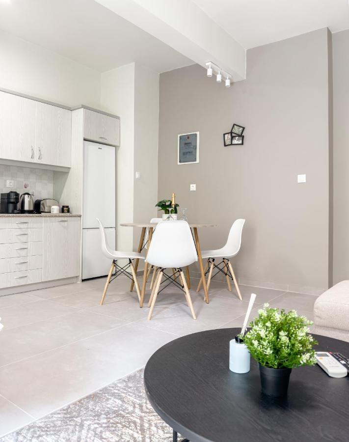 Metro Chic Haven: Modernized Urban Studio Near The Tram Athen Exterior foto
