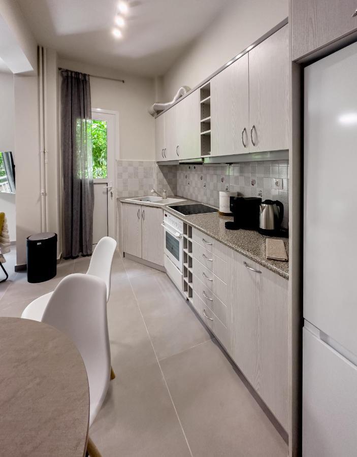 Metro Chic Haven: Modernized Urban Studio Near The Tram Athen Exterior foto